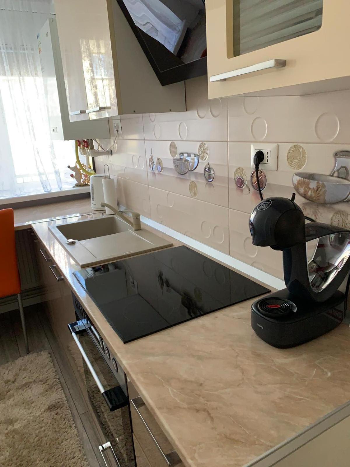 Rose Apartment Piatra Neamţ Exterior foto